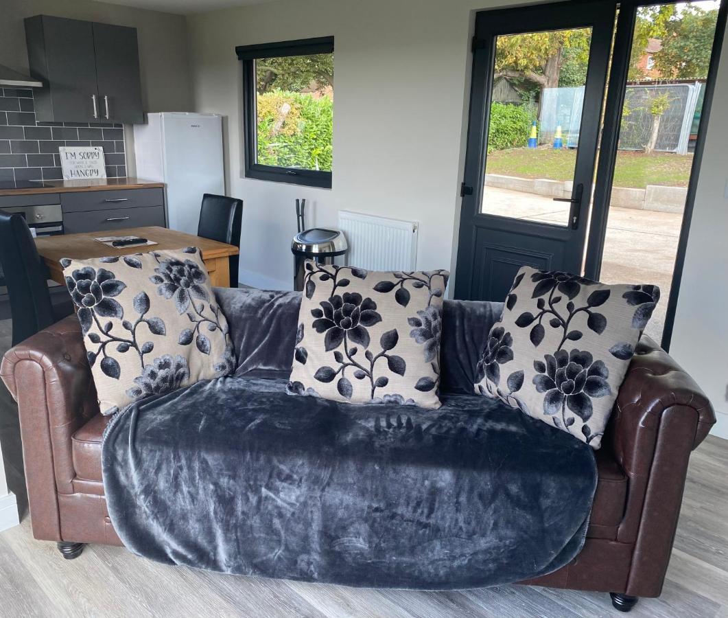 Danielle'S Den Apartment Doncaster Exterior foto